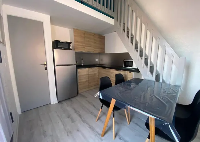 Avec Mezzanine, 4 Pers, à 250m, Parking Privé, Commerces à Proximité - Fr-1-81-43 *